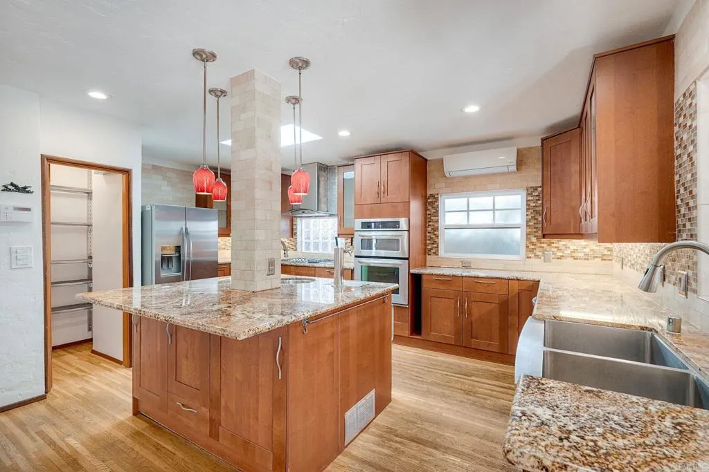 https://cdn.realtyfeed.com/cdn/127/306670925/b7be4d07777b787c87fd50aec96298f3.webp