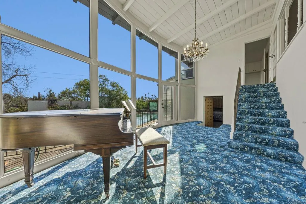 https://cdn.realtyfeed.com/cdn/127/306670987/06303227d69f47ed09ecaa77248c69c2.webp