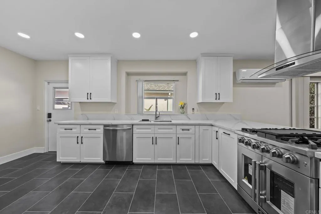 https://cdn.realtyfeed.com/cdn/127/306670987/a1f12b5054c9594949dd276c01425ce6.webp