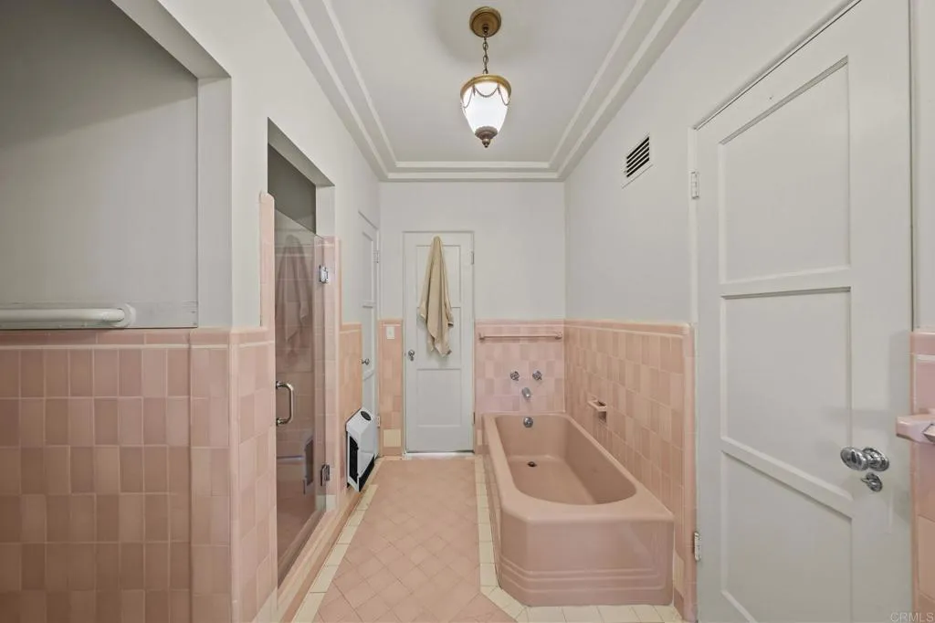 https://cdn.realtyfeed.com/cdn/127/306670987/ba1bd60c4c725310927705aaf3267c14.webp