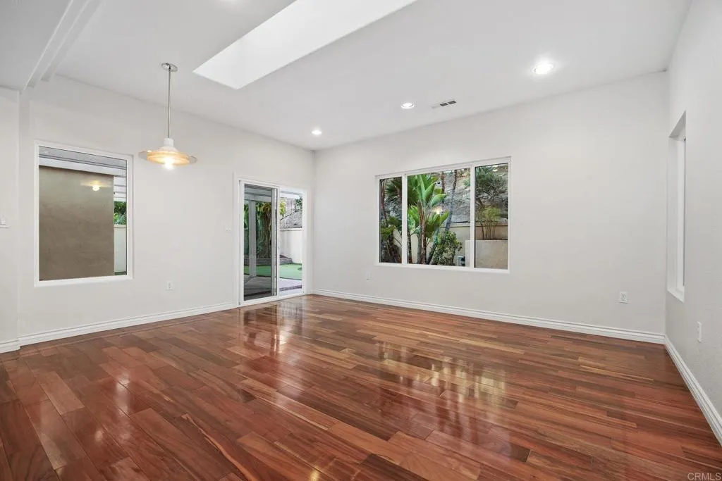 https://cdn.realtyfeed.com/cdn/127/306671004/34450a18f23d7cbe737978c637ba776a.webp