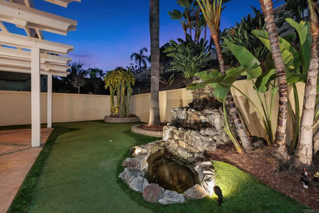 633 Sunnyhill Drive, Los Angeles, CA, 90065