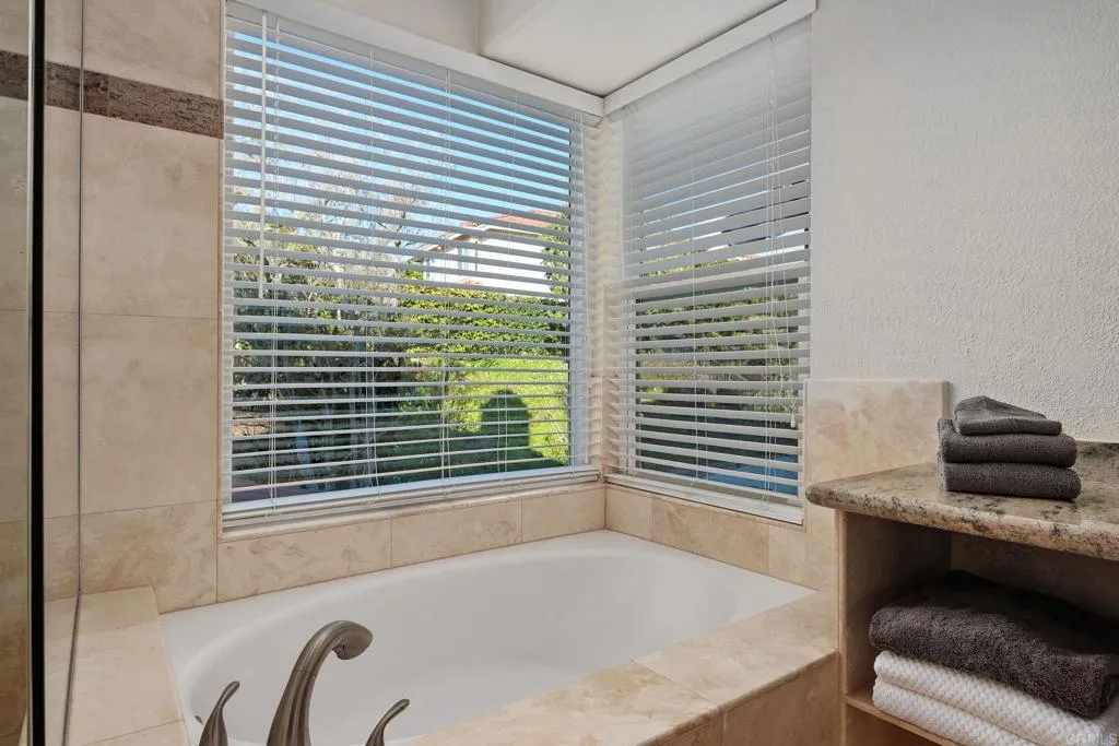 https://cdn.realtyfeed.com/cdn/127/306671004/b82c522bcd7a98f45576c20a1b91501c.webp