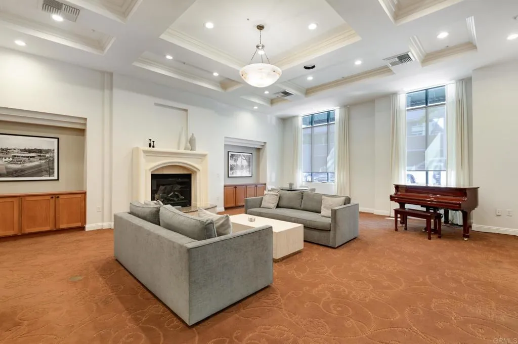 https://cdn.realtyfeed.com/cdn/127/306671042/0afd8697702f5559967f43bd028293b0.webp