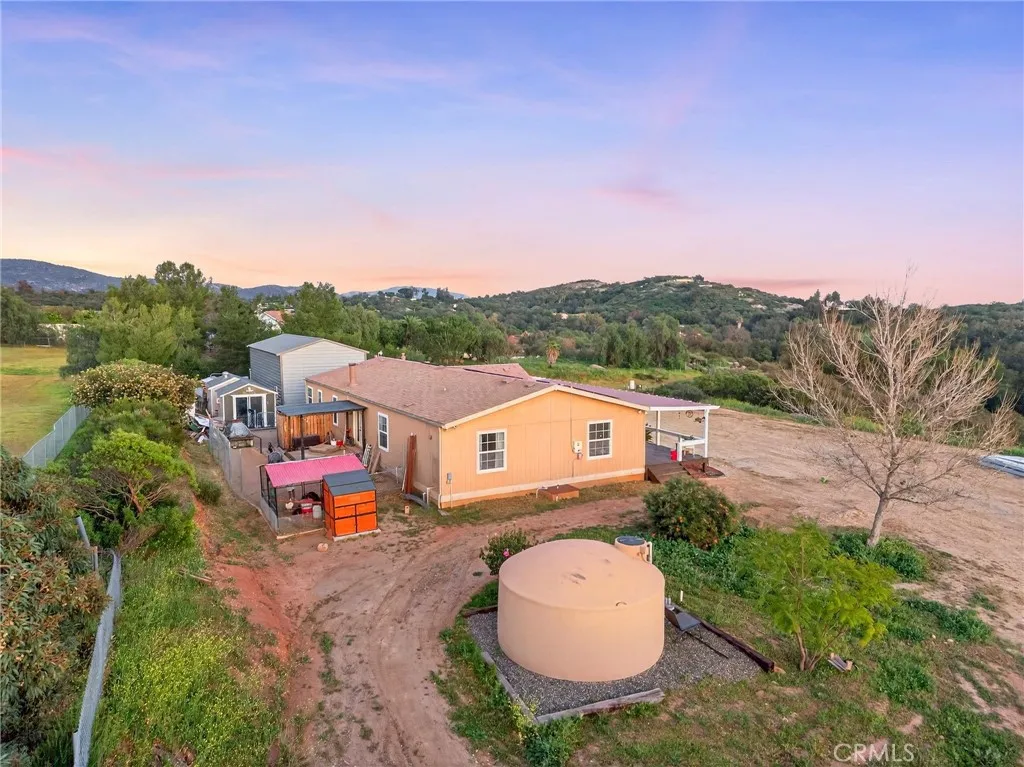 https://cdn.realtyfeed.com/cdn/127/306671128/470f808774a6042d4f3866975f844893.webp