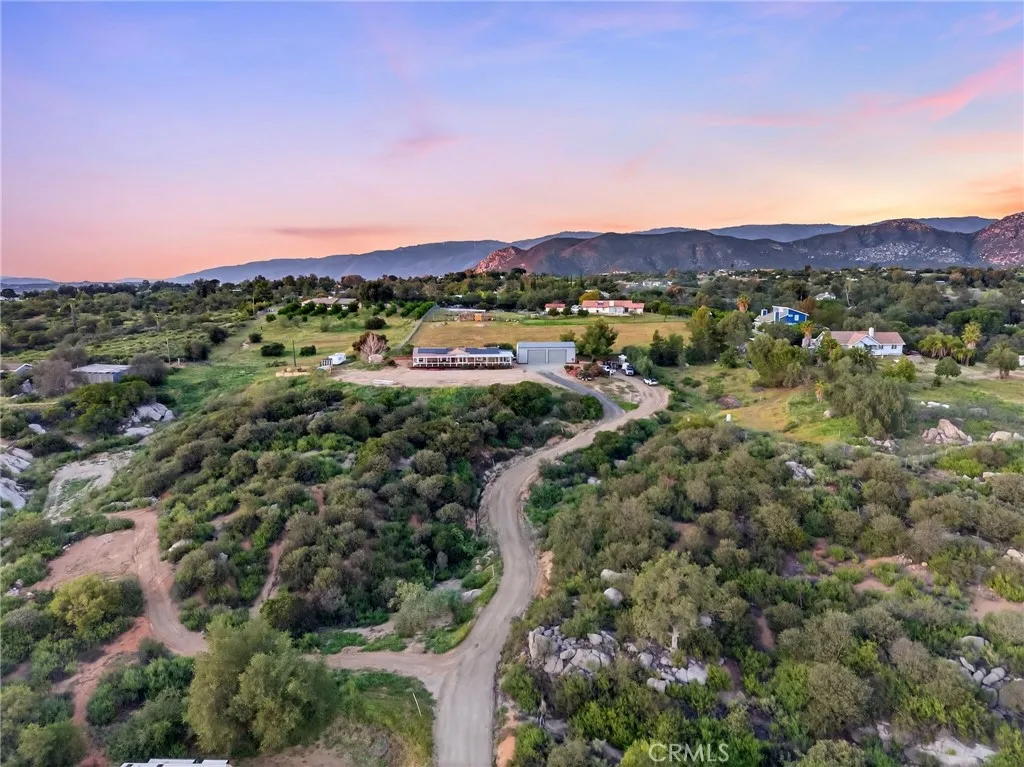 https://cdn.realtyfeed.com/cdn/127/306671128/93e25e479f43909b00ba34b8ee90a6e9.webp