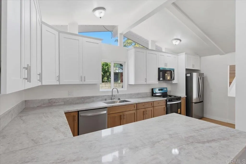 https://cdn.realtyfeed.com/cdn/127/306671152/158923be20fcbd61a65c2a01f900a65c.webp