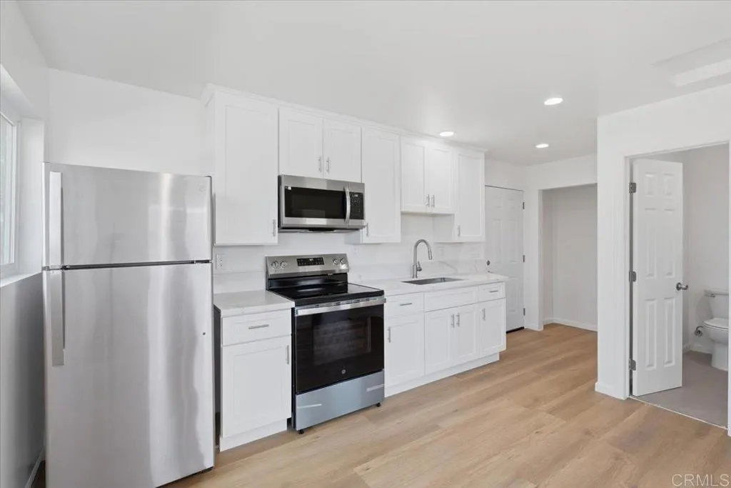 https://cdn.realtyfeed.com/cdn/127/306671152/24f18738ac7e4ae15c3b4e6bea031a7b.webp