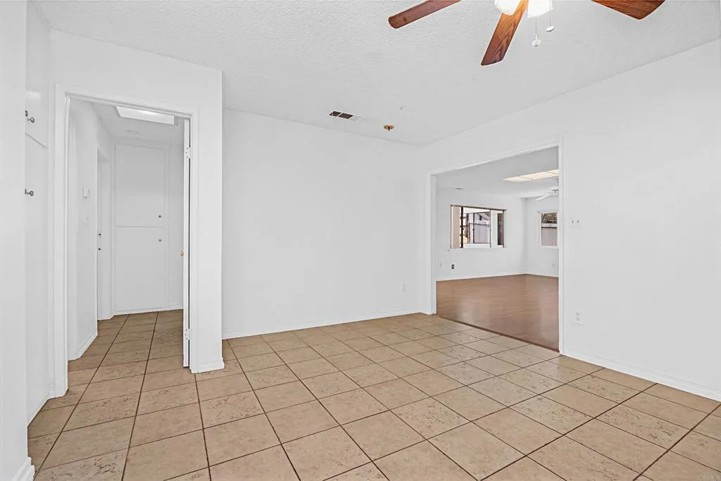 https://cdn.realtyfeed.com/cdn/127/306671244/8756cc4846a3eb0674531107c582d682.webp