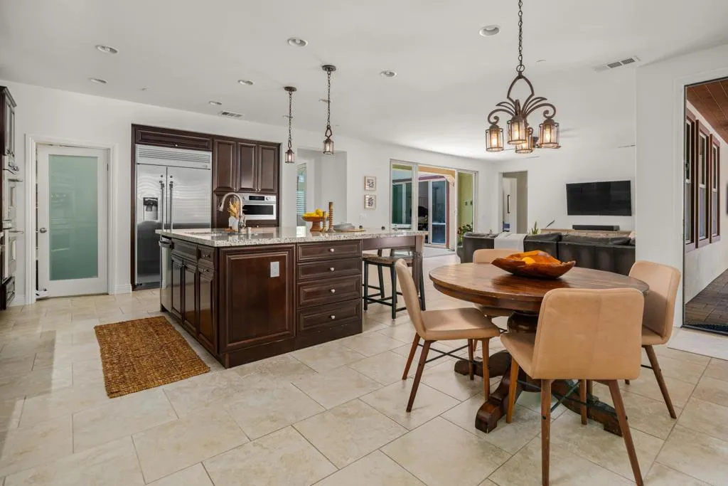https://cdn.realtyfeed.com/cdn/127/306671269/da0a609e30509afd87200e9de9419396.webp