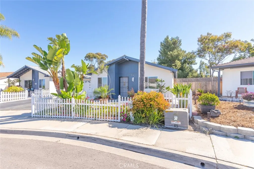 https://cdn.realtyfeed.com/cdn/127/306671270/96bbcb7297f64cc22729b8c2def8d8ca.webp
