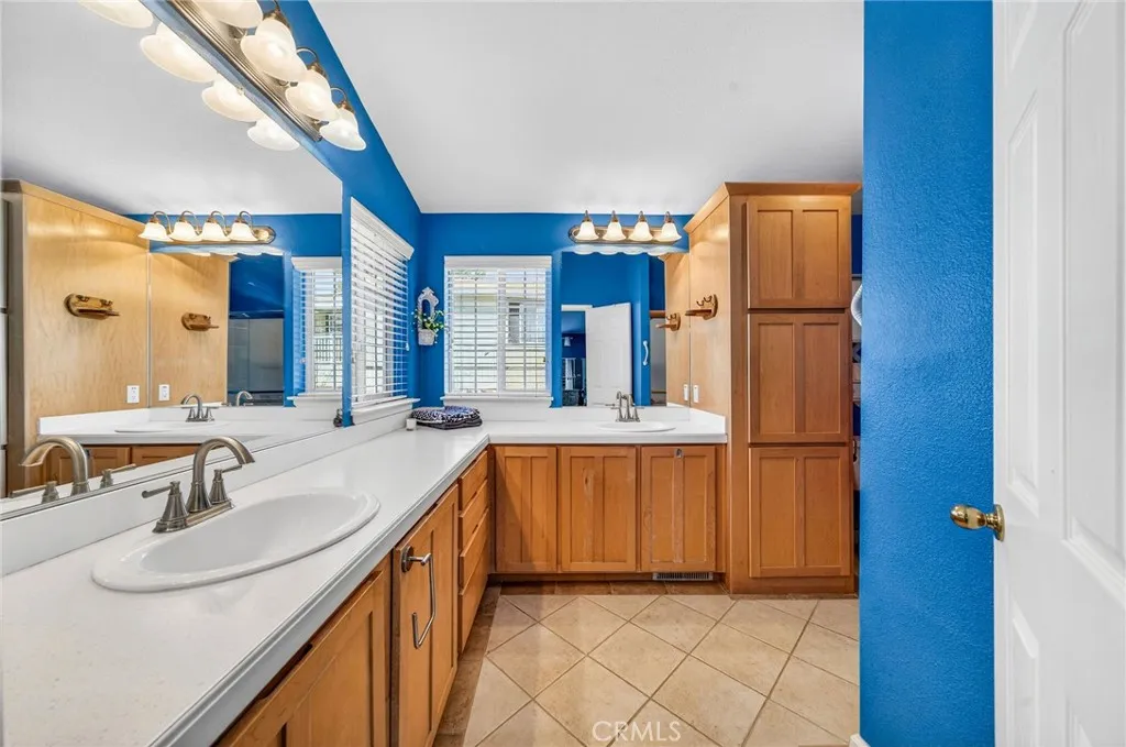 https://cdn.realtyfeed.com/cdn/127/306671272/01ef1cd4bbcb6d30c4dc95aa6fdcbbb5.webp