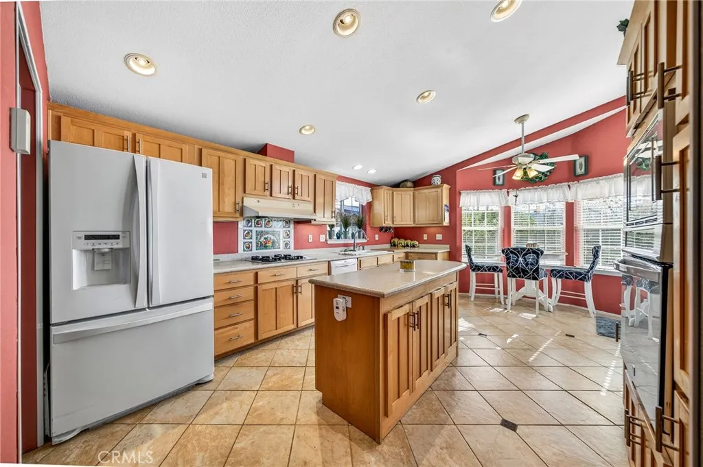 https://cdn.realtyfeed.com/cdn/127/306671272/29eca282da4563212de19c28f17672d1.webp