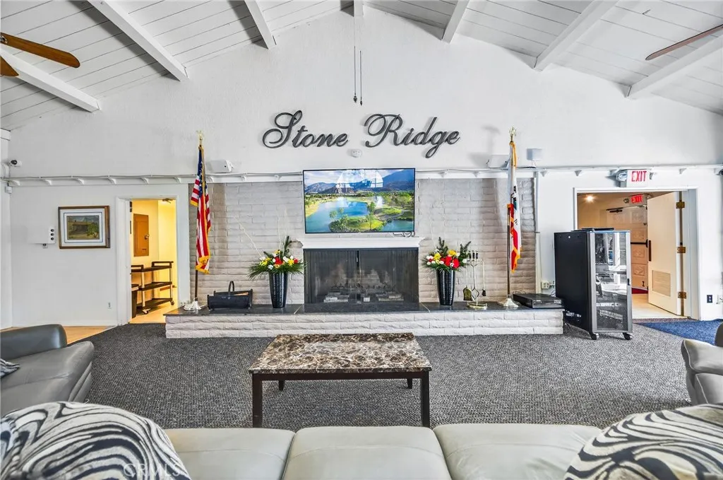 https://cdn.realtyfeed.com/cdn/127/306671272/2c4d1ccb5e4ab1f4f17d00a1f220ade4.webp