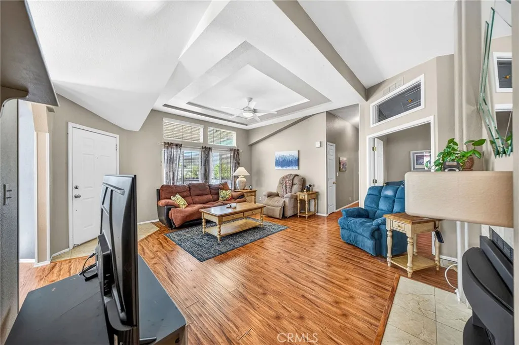 https://cdn.realtyfeed.com/cdn/127/306671272/3341200b2e5f68a4d573b069a35a34a7.webp