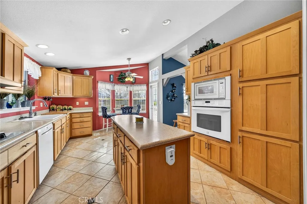 https://cdn.realtyfeed.com/cdn/127/306671272/434e883cb7810c973e3afe81e2e71bb4.webp