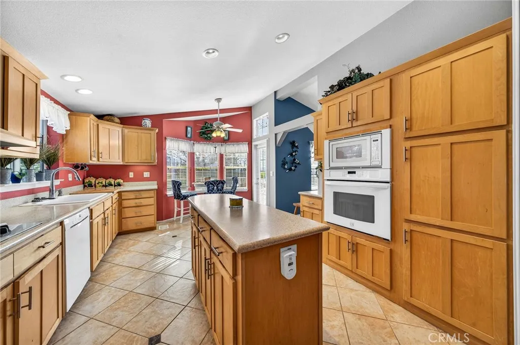 https://cdn.realtyfeed.com/cdn/127/306671272/4d018b167aca15095fdf87b5656eba30.webp