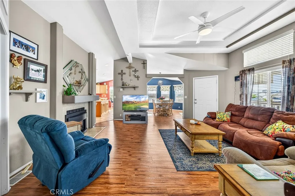 https://cdn.realtyfeed.com/cdn/127/306671272/50a0d1a7e6fca4add83d52db58fb9693.webp