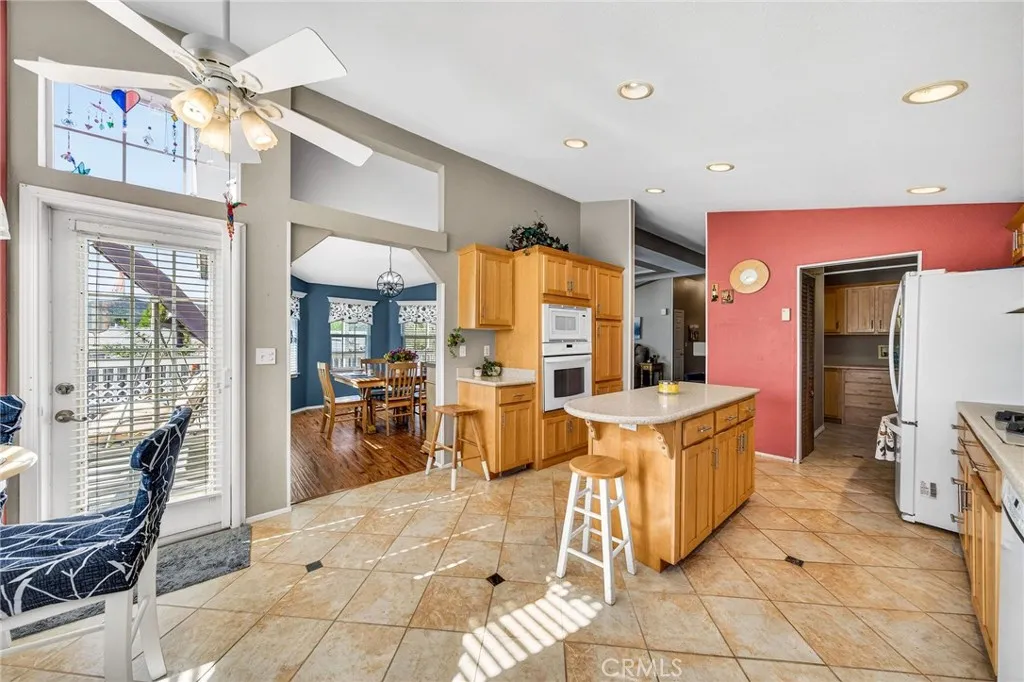 https://cdn.realtyfeed.com/cdn/127/306671272/6236cbedee876578289c55d2b32de8ad.webp