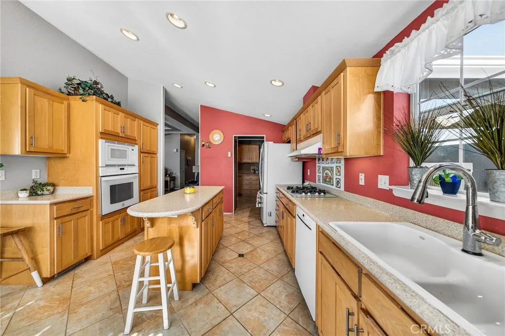 https://cdn.realtyfeed.com/cdn/127/306671272/bc364d012956b19d86ccd7a64f7f3129.webp