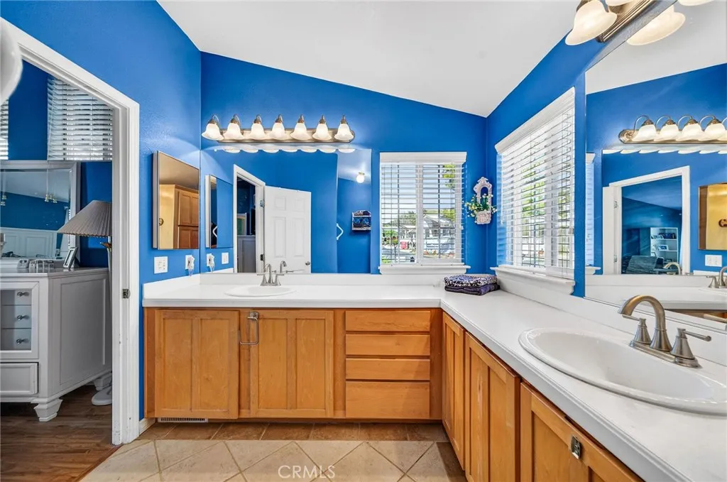 https://cdn.realtyfeed.com/cdn/127/306671272/fba8c8e03e755af9f27a7d30189b8e41.webp