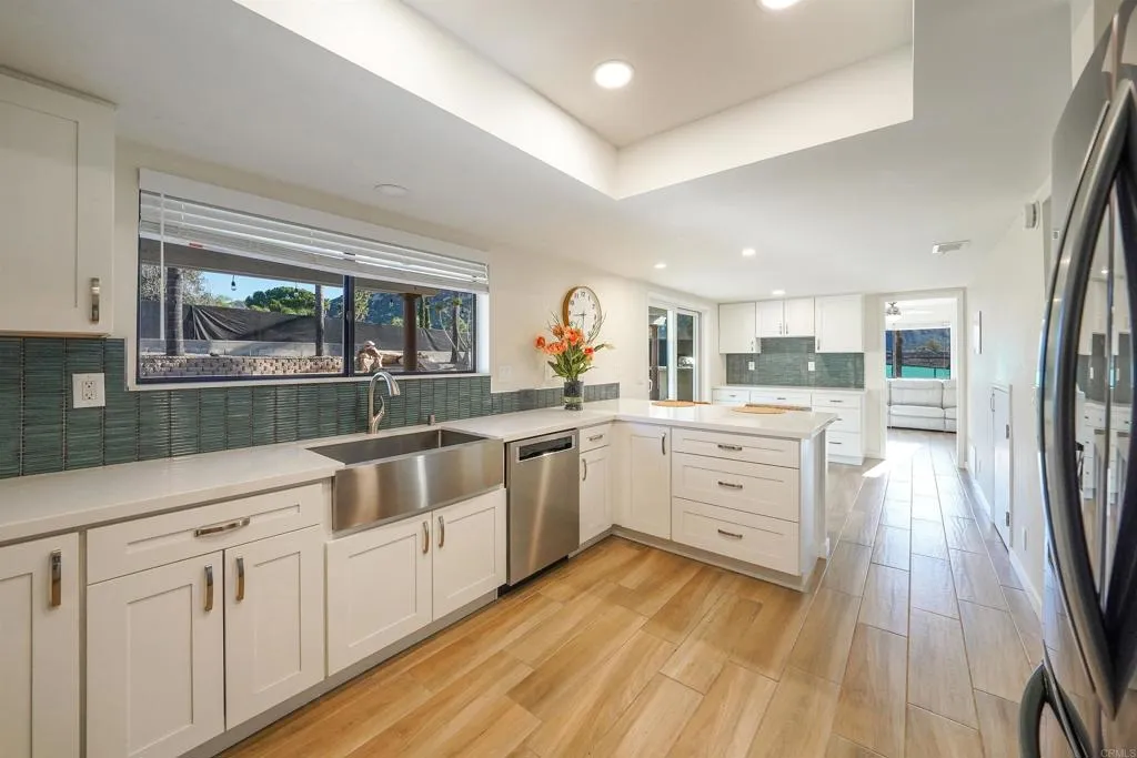 https://cdn.realtyfeed.com/cdn/127/306671329/16a551e566d5697dfb75bab54e0d4569.webp