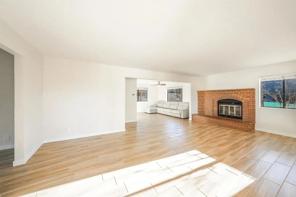 https://cdn.realtyfeed.com/cdn/127/306671329/19516df0a512550e4e022c736b31560a.webp