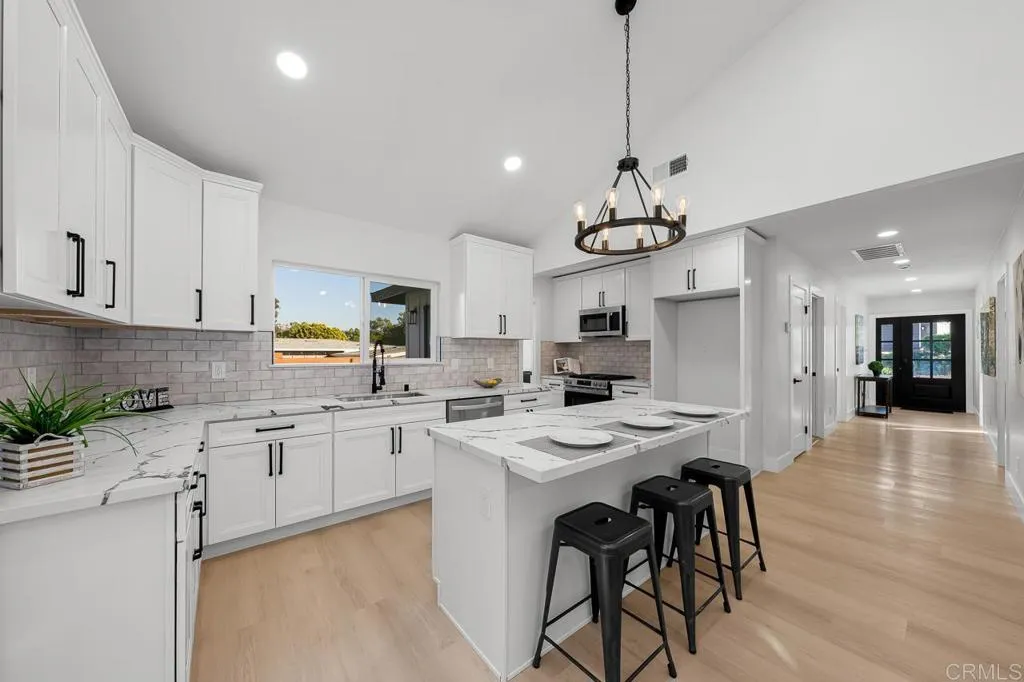 https://cdn.realtyfeed.com/cdn/127/306671348/01a27c4215f58aa98e80e275d6681116.webp