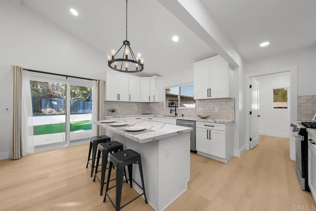 https://cdn.realtyfeed.com/cdn/127/306671348/51a8a6c18d2fe609227d7d95f18837ce.webp