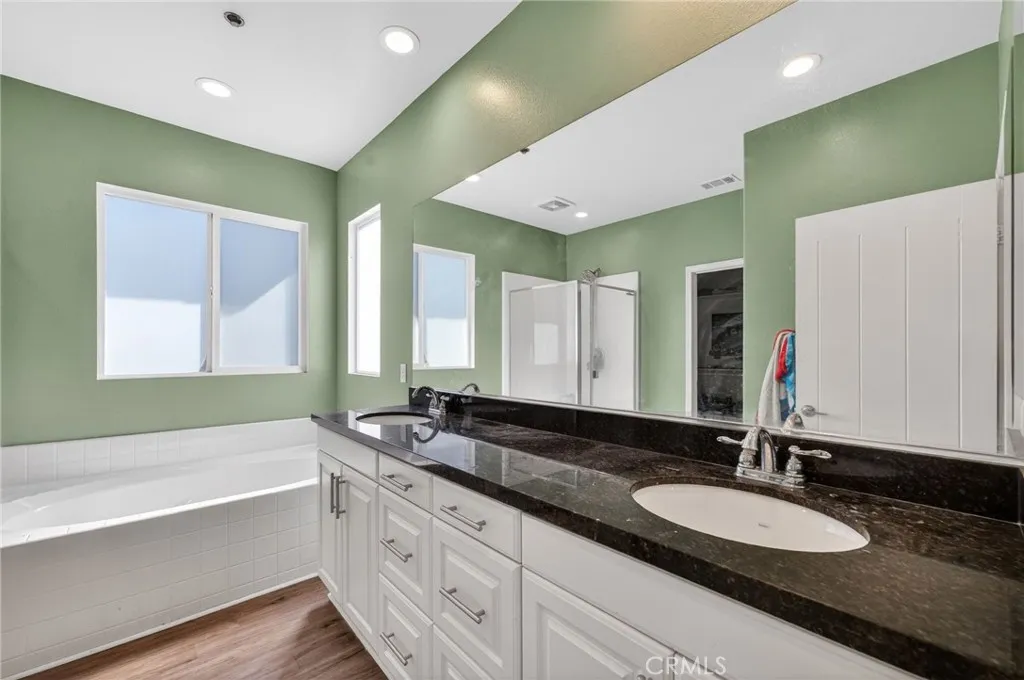 https://cdn.realtyfeed.com/cdn/127/306671352/72e1d27abee3e462eb15df8e37f9aa97.webp