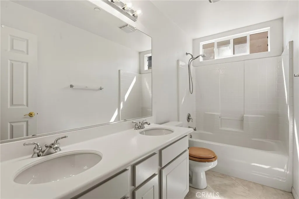 https://cdn.realtyfeed.com/cdn/127/306671355/90ea30acaff11c3f3a10fa248960bb13.webp