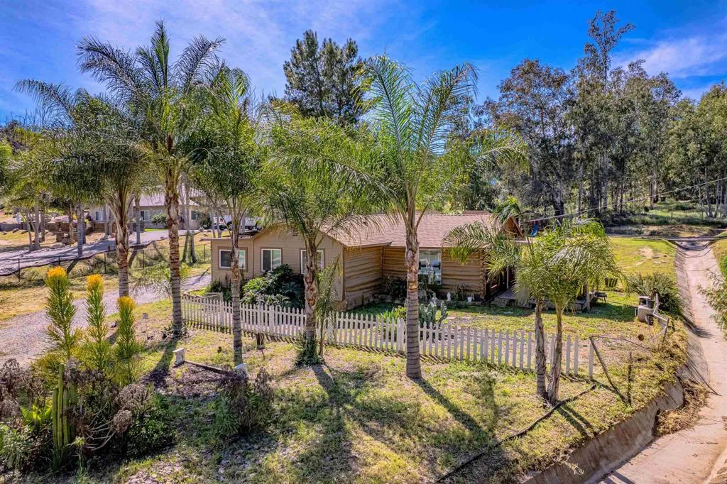https://cdn.realtyfeed.com/cdn/127/306671442/8da68de6f80e32155253f01a54d2ec4f.webp
