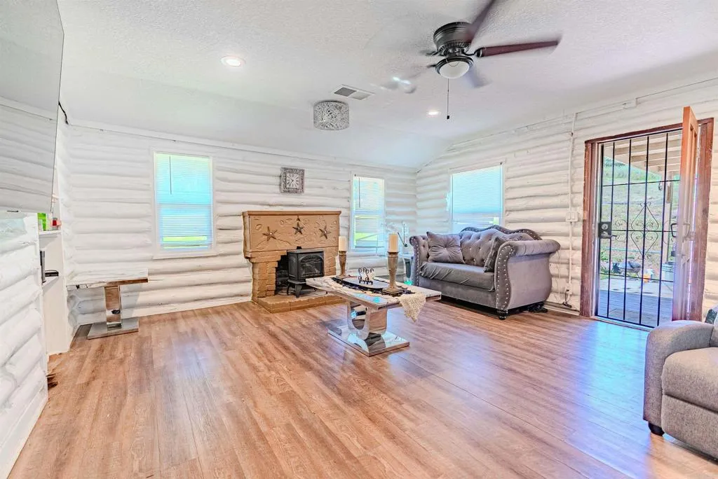 https://cdn.realtyfeed.com/cdn/127/306671442/f76b1301061e7d6cfd496f07c0e6afa6.webp
