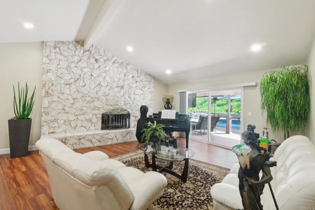 https://cdn.realtyfeed.com/cdn/127/306671447/184b67c71b6bd51281c1ebbcb472319d.webp