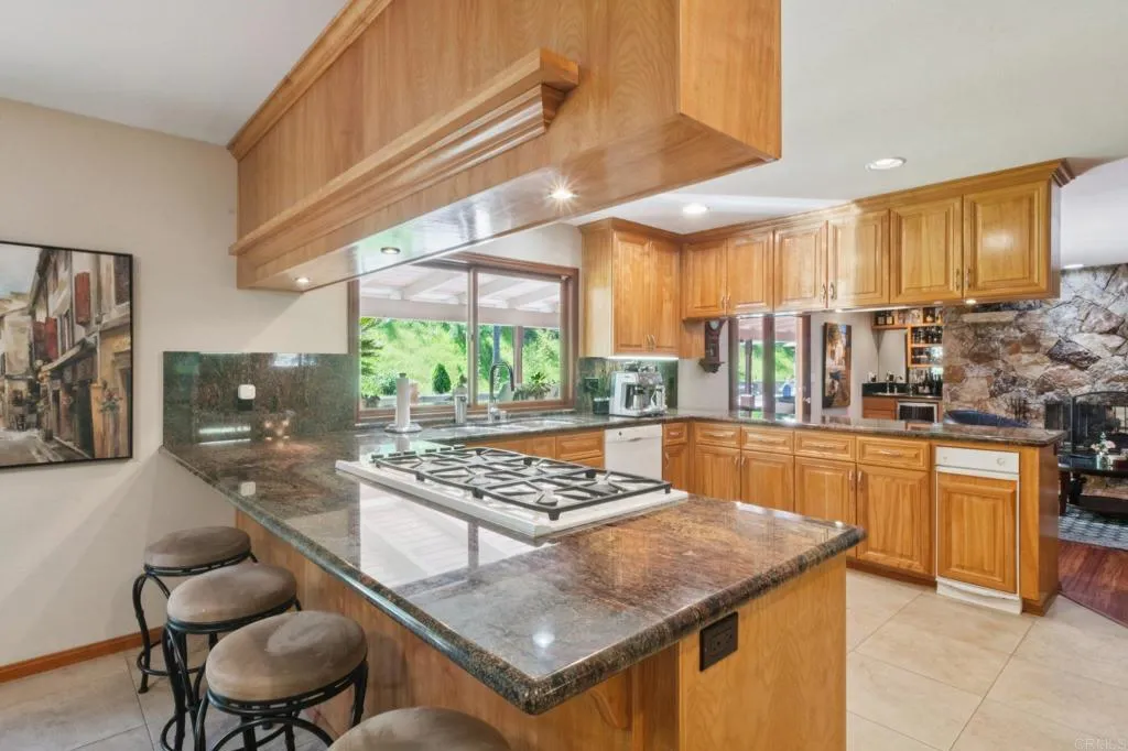 https://cdn.realtyfeed.com/cdn/127/306671447/1c710b105c2732a943de13aa7e2a53a0.webp