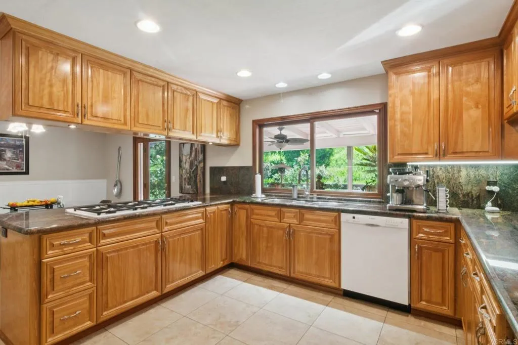 https://cdn.realtyfeed.com/cdn/127/306671447/28c0c2fad2e7de295a205059026d25ed.webp