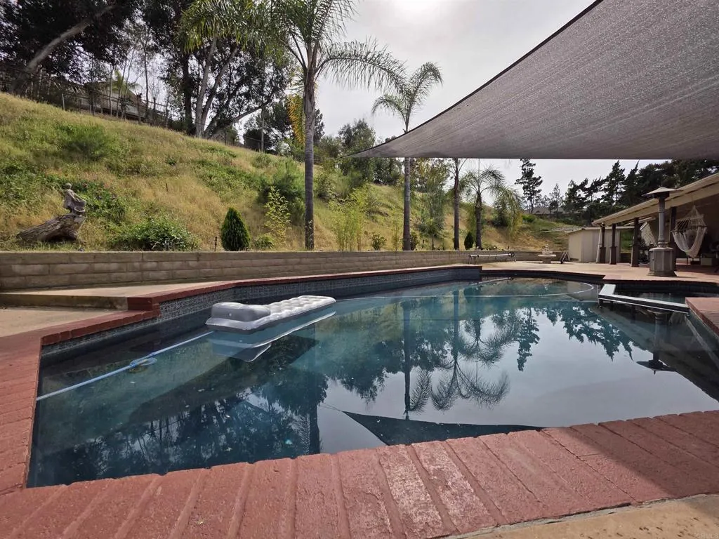 https://cdn.realtyfeed.com/cdn/127/306671447/2c9af32c927d1c4baefc4e491015e627.webp