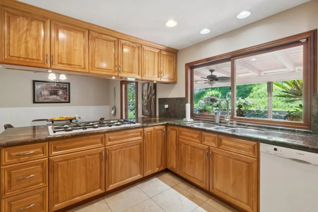 https://cdn.realtyfeed.com/cdn/127/306671447/2d0bba5500eaeba75af59fc12dbf3dc1.webp