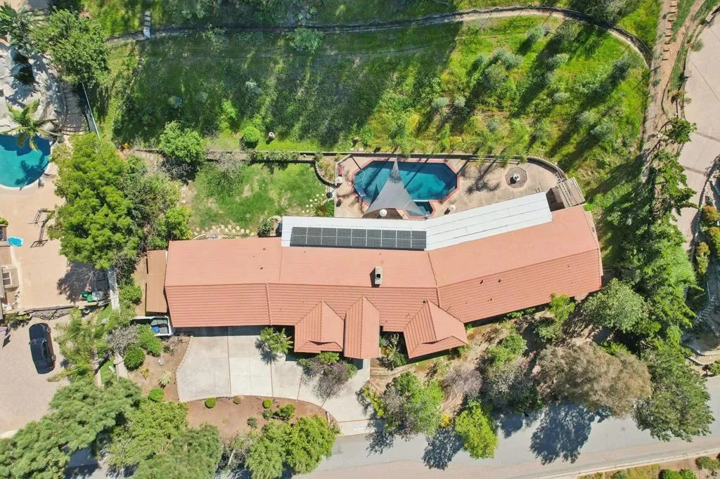 https://cdn.realtyfeed.com/cdn/127/306671447/81eff068d8c64165dc50e84b9b1107c9.webp