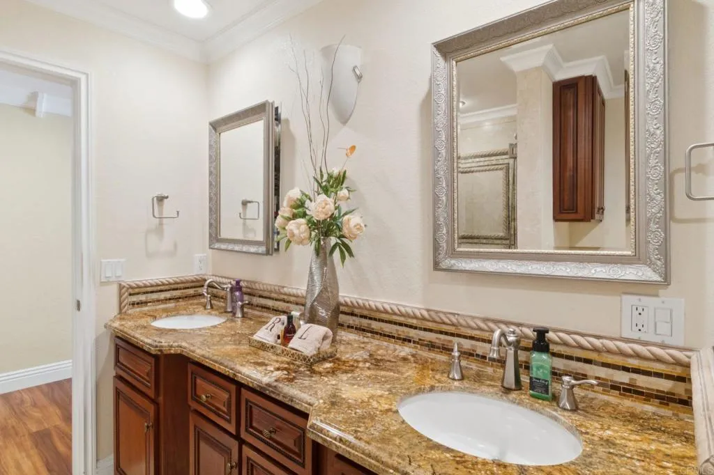 https://cdn.realtyfeed.com/cdn/127/306671447/b19b73d2a6447503c4a4de7197f2c516.webp