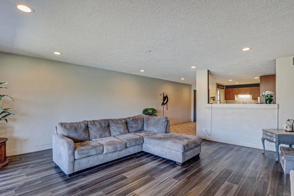 https://cdn.realtyfeed.com/cdn/127/306671497/310f0b4cd490b6411c92439dcbeef598.webp