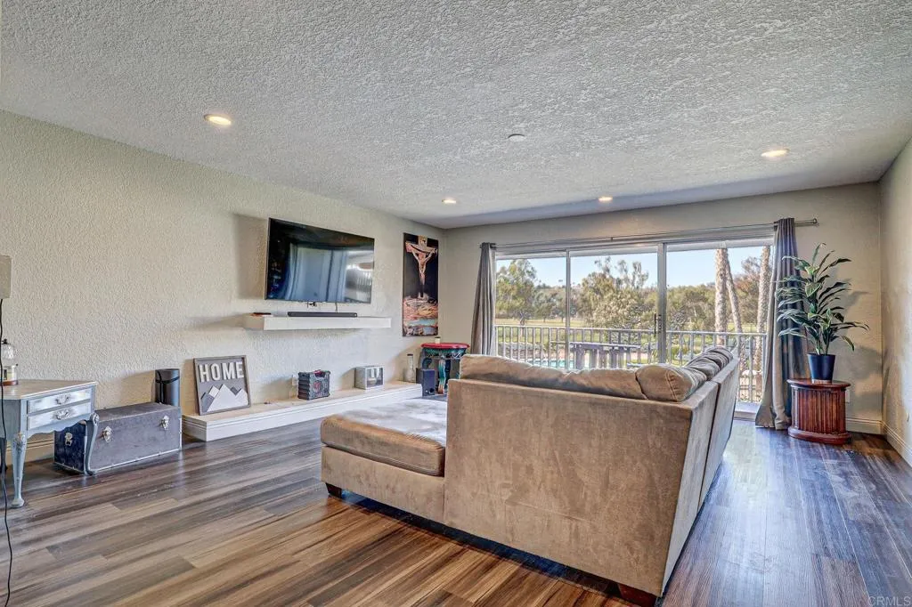 https://cdn.realtyfeed.com/cdn/127/306671497/43fcad187e939c81eba47ea6e31b7c2c.webp