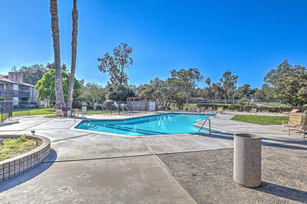 https://cdn.realtyfeed.com/cdn/127/306671497/b3bba2161fcc6a72e7926b4720d7b755.webp
