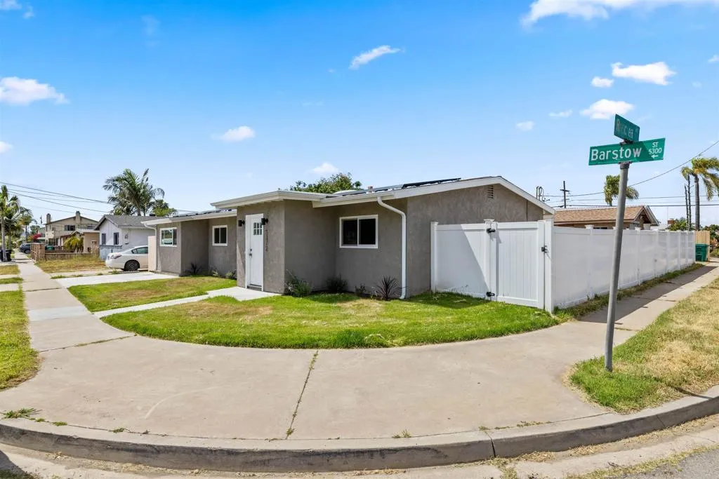 https://cdn.realtyfeed.com/cdn/127/306671559/602814597d41bfb9ac85c8e7d152a4b9.webp