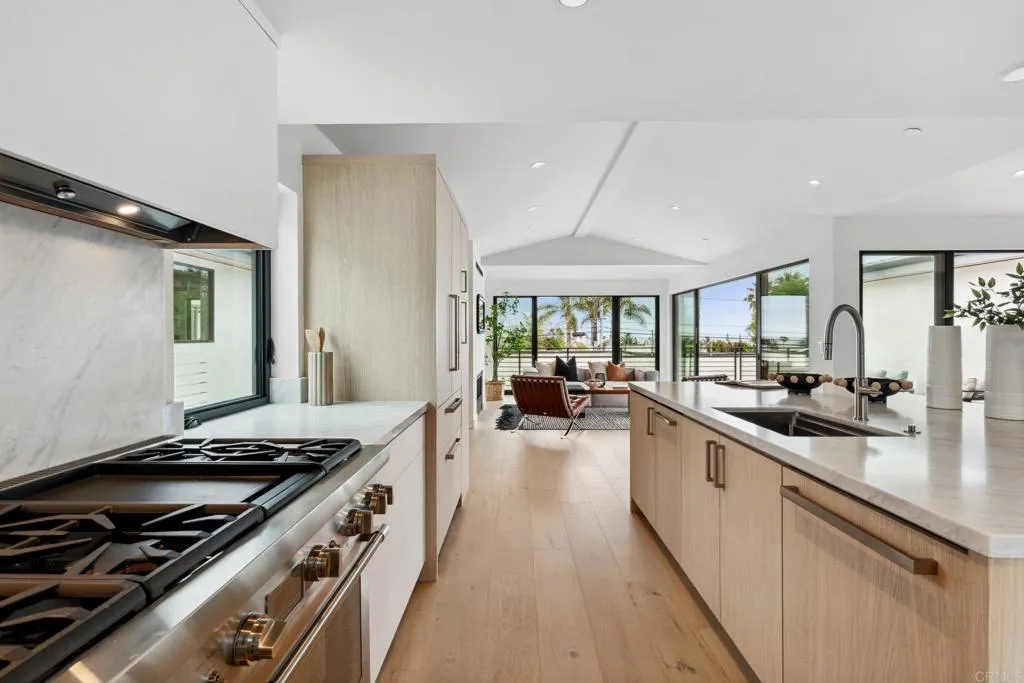 2052 Montgomery Avenue, Cardiff By The Sea, CA, 92007