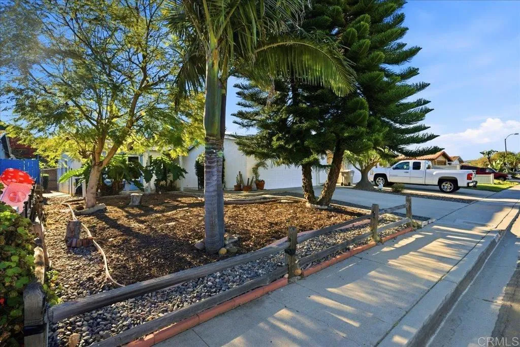 https://cdn.realtyfeed.com/cdn/127/306671744/00ba782480accb3d8306b5066e94b69e.webp