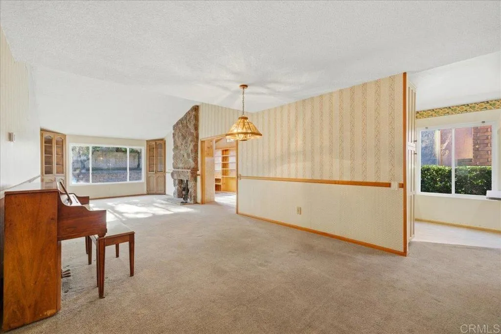 https://cdn.realtyfeed.com/cdn/127/306671744/c66e8e9479d03bf51f32626748ceda8e.webp