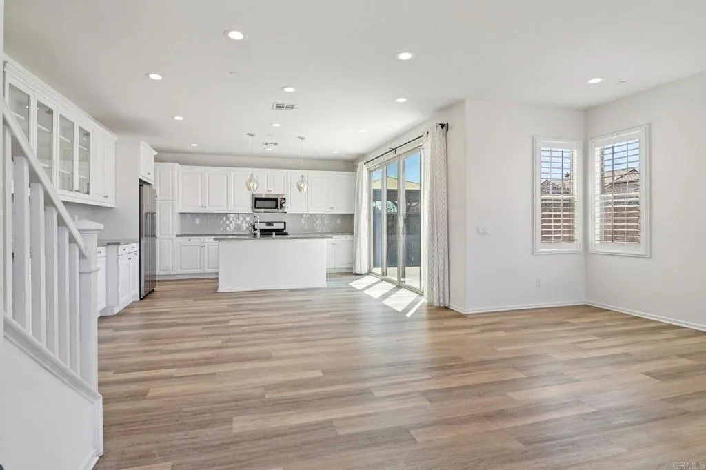 https://cdn.realtyfeed.com/cdn/127/306671753/14e9cf1859fe1fcd13202f1e9141c9c2.webp
