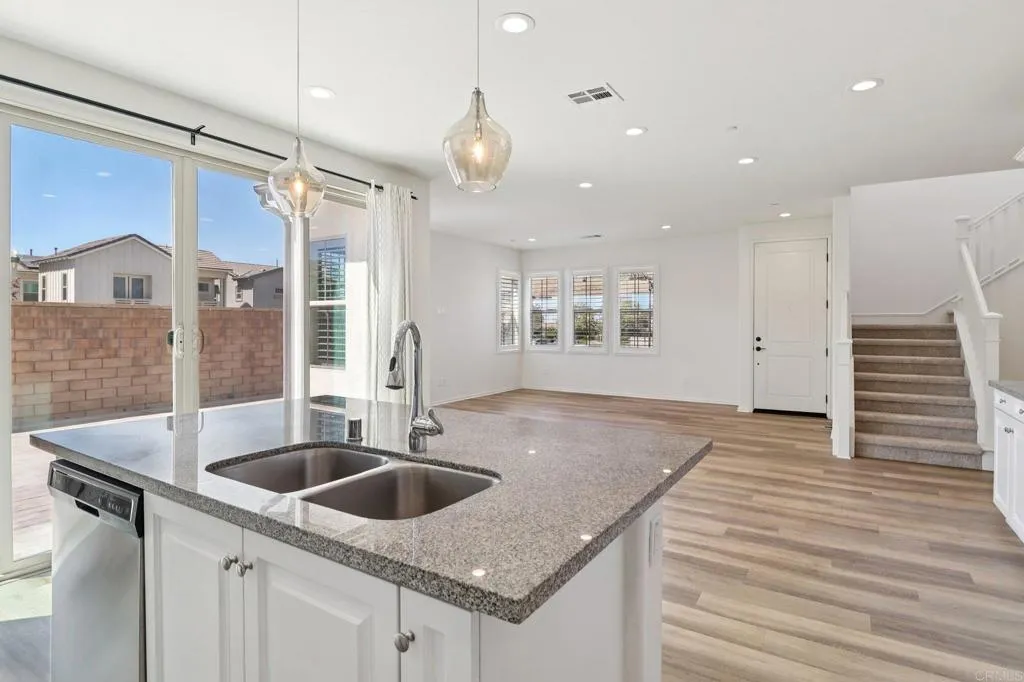 https://cdn.realtyfeed.com/cdn/127/306671753/2cf009ebedef05ab7a068f8cd0fb7ec0.webp
