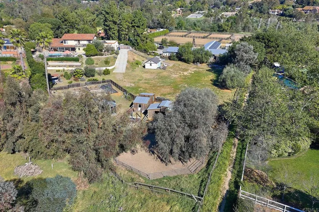 https://cdn.realtyfeed.com/cdn/127/306671763/44518fdc78dd15942350cea79f9b84aa.webp